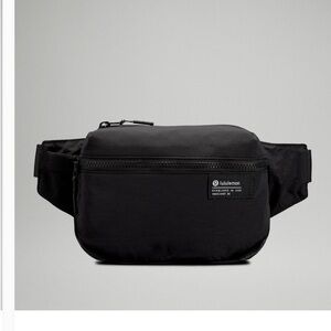 Lululemon clean lines belt bag